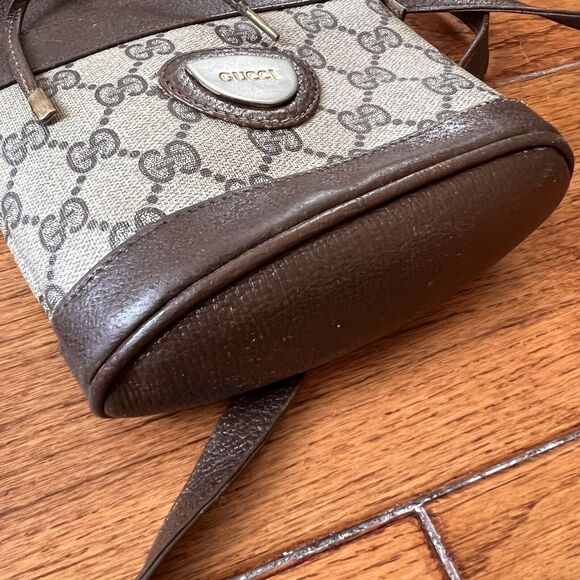 Vtg 1980’s Gucci GG Drawstring Bucket Coated Canvas Crossbody/Shoulder Bag Tan - Picture 3 of 10